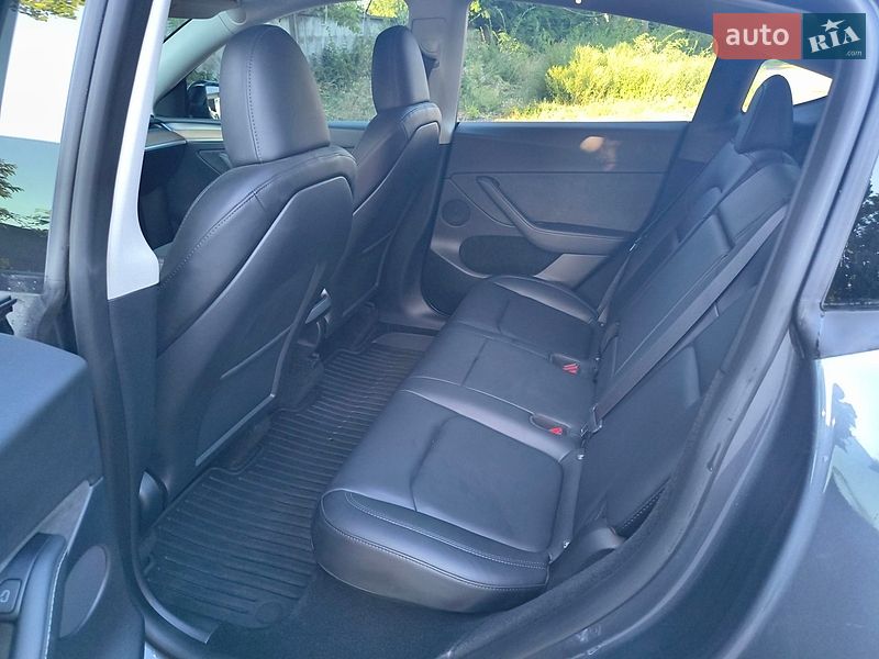 Внедорожник / Кроссовер Tesla Model Y 2023 в Кривом Роге