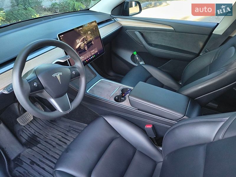 Позашляховик / Кросовер Tesla Model Y 2023 в Кривому Розі