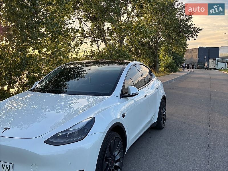 Позашляховик / Кросовер Tesla Model Y 2022 в Харкові
