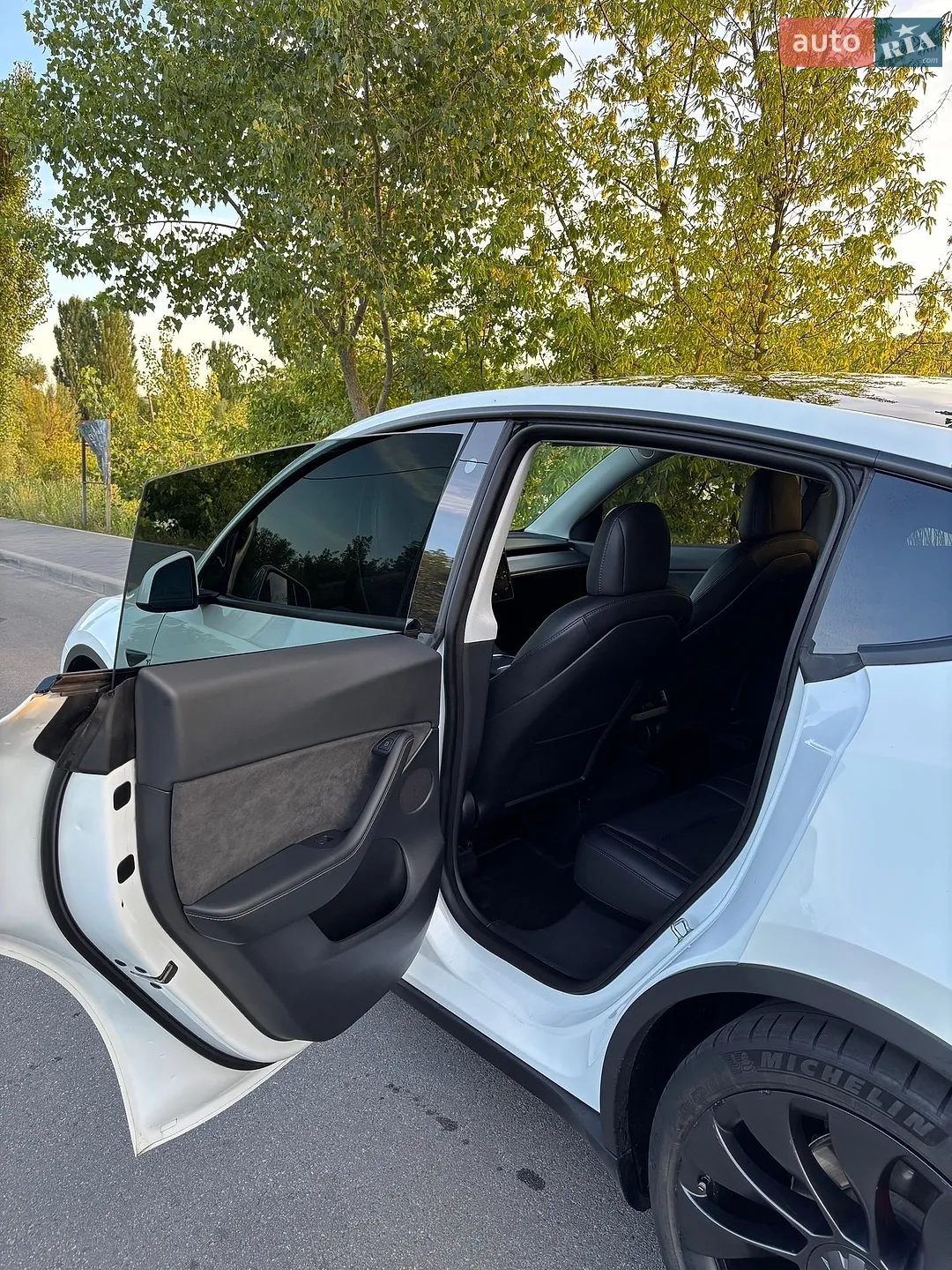 2022 Tesla Model Y - мініатюра 21