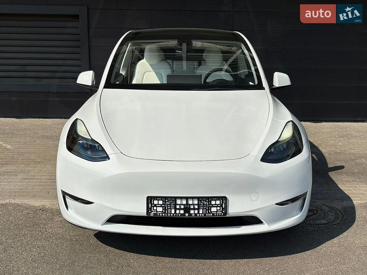 2025 Tesla Model Y - мініатюра 26