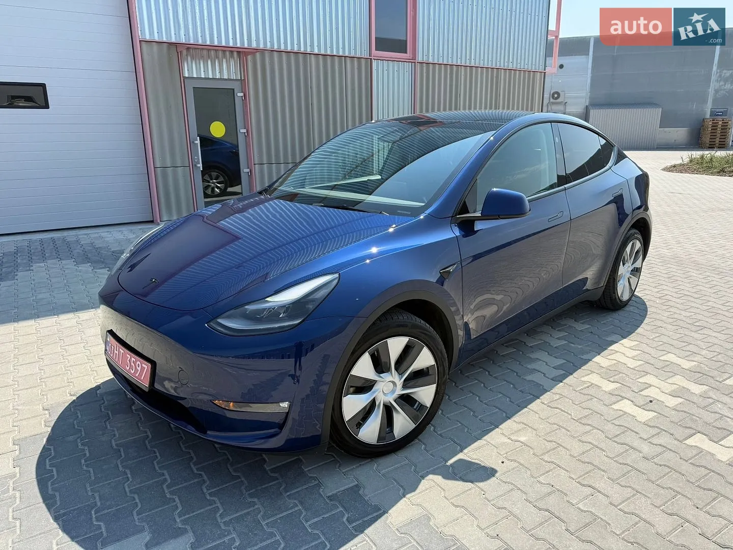 2023 Tesla Model Y - мініатюра 3