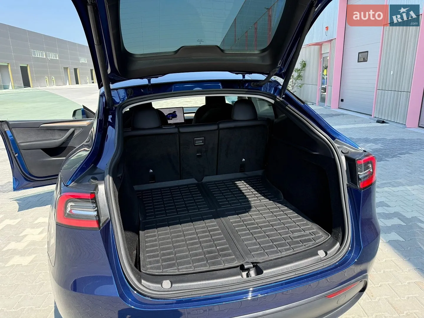 2023 Tesla Model Y - мініатюра 8