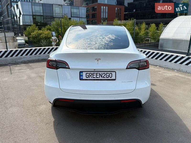 Внедорожник / Кроссовер Tesla Model Y 2022 в Киеве