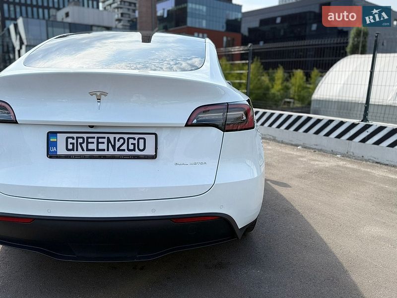 Внедорожник / Кроссовер Tesla Model Y 2022 в Киеве