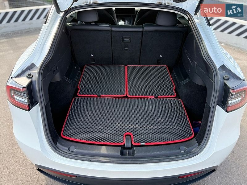 Внедорожник / Кроссовер Tesla Model Y 2022 в Киеве