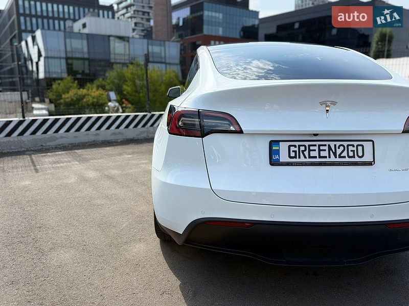 Внедорожник / Кроссовер Tesla Model Y 2022 в Киеве