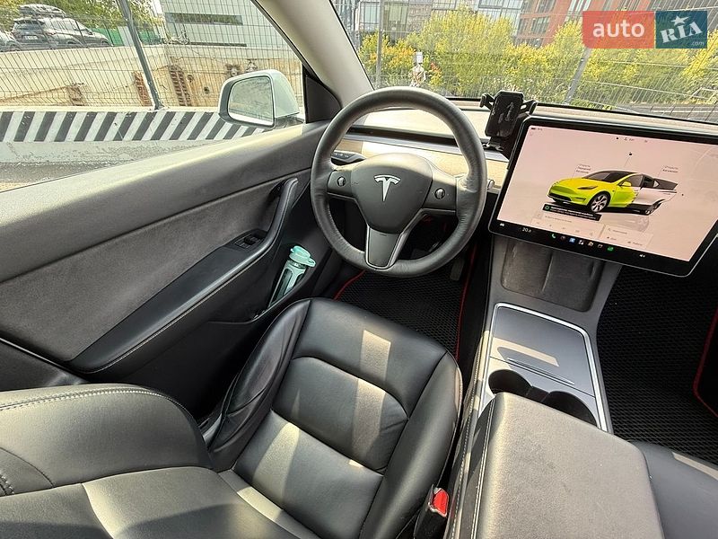 Внедорожник / Кроссовер Tesla Model Y 2022 в Киеве