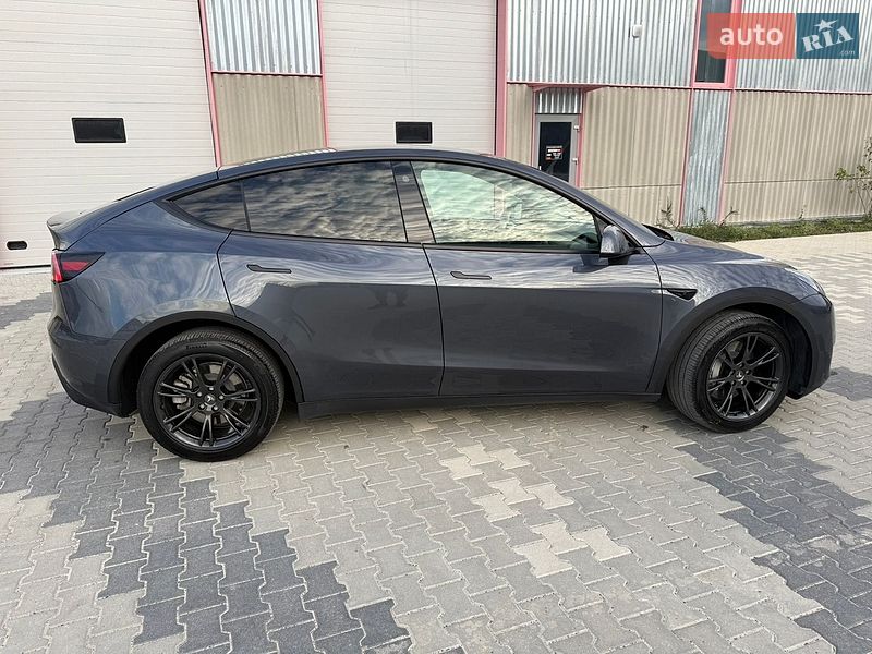 Внедорожник / Кроссовер Tesla Model Y 2023 в Львове