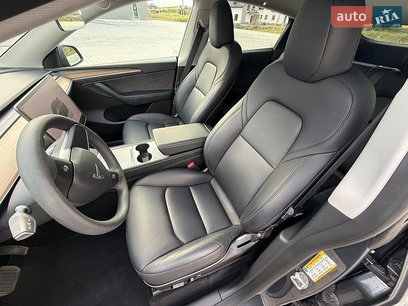 Внедорожник / Кроссовер Tesla Model Y 2023 в Львове