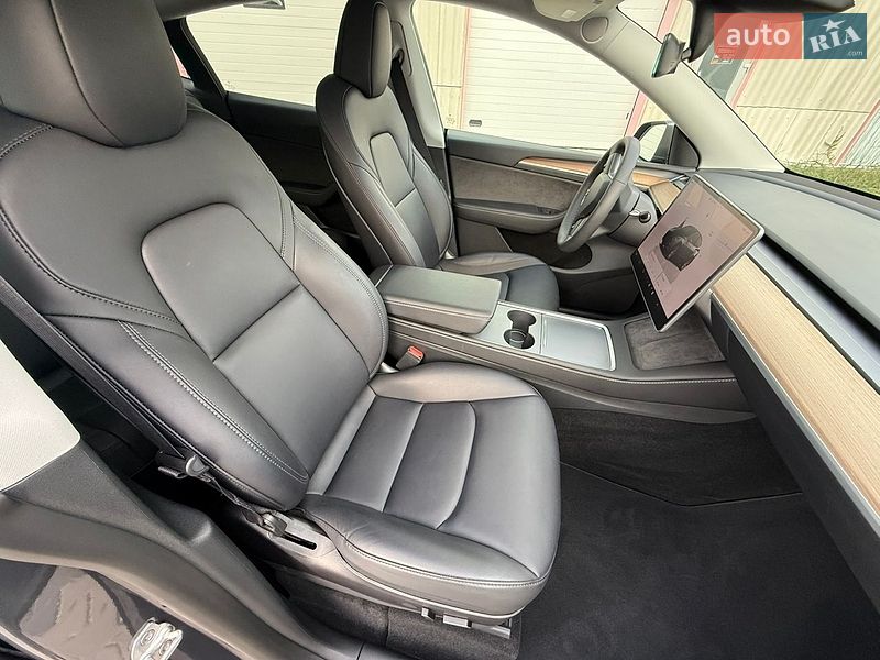 Позашляховик / Кросовер Tesla Model Y 2023 в Львові