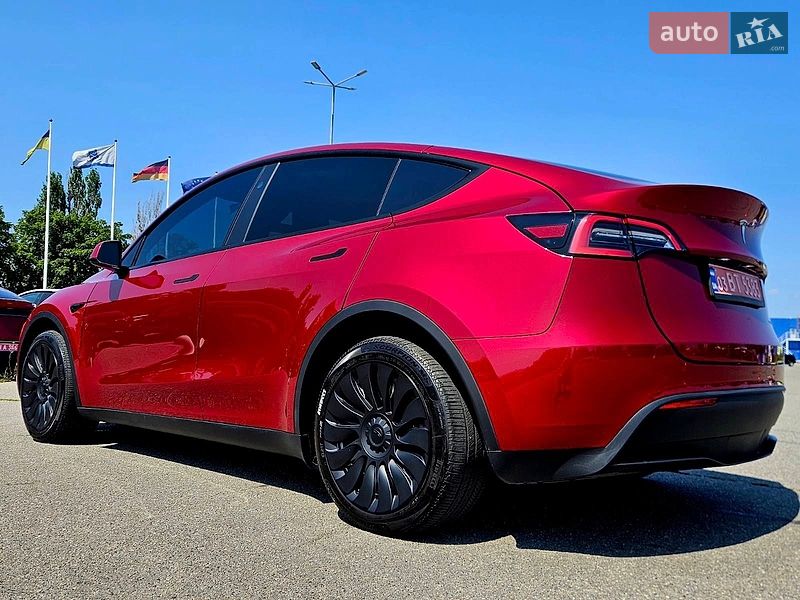 Позашляховик / Кросовер Tesla Model Y 2024 в Дніпрі