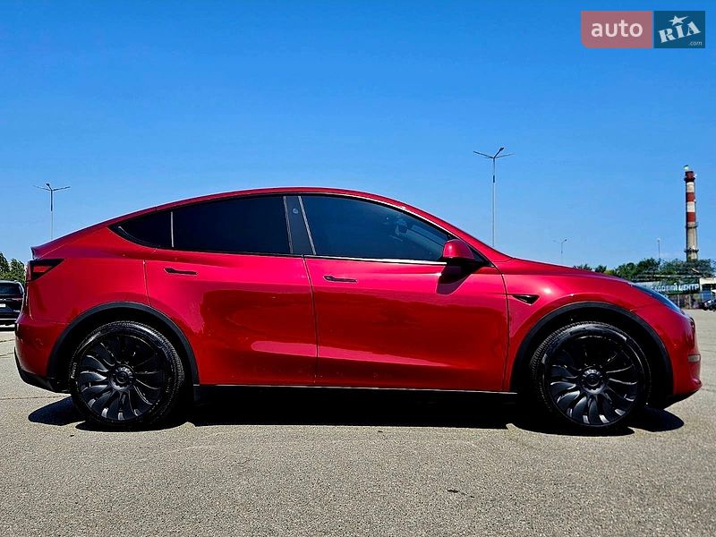 Позашляховик / Кросовер Tesla Model Y 2024 в Дніпрі