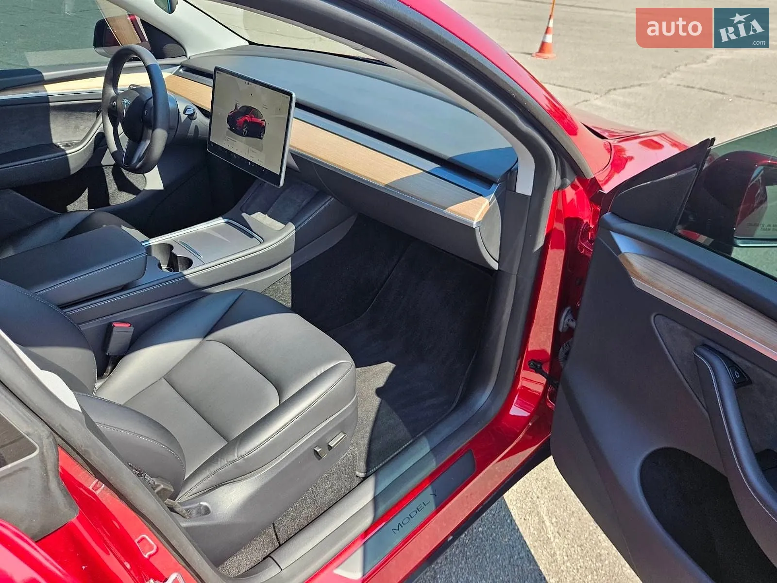 2024 Tesla Model Y - мініатюра 31