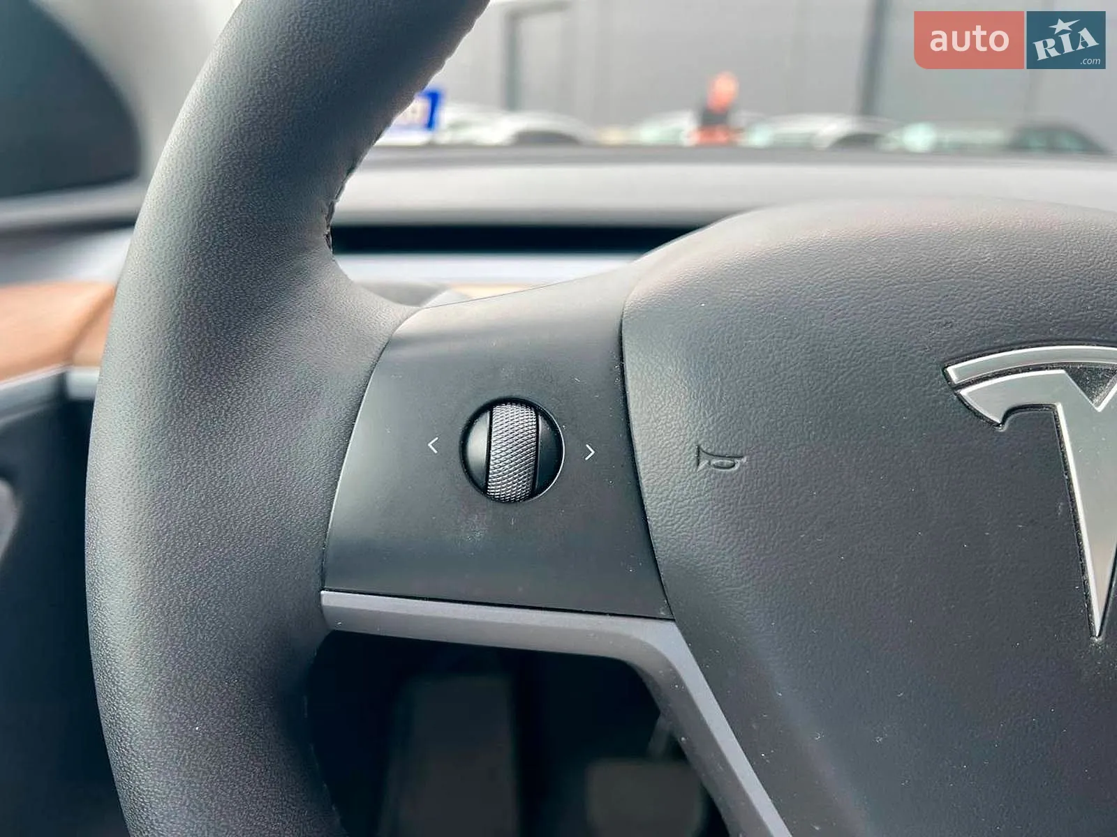 2024 Tesla Model Y - мініатюра 24