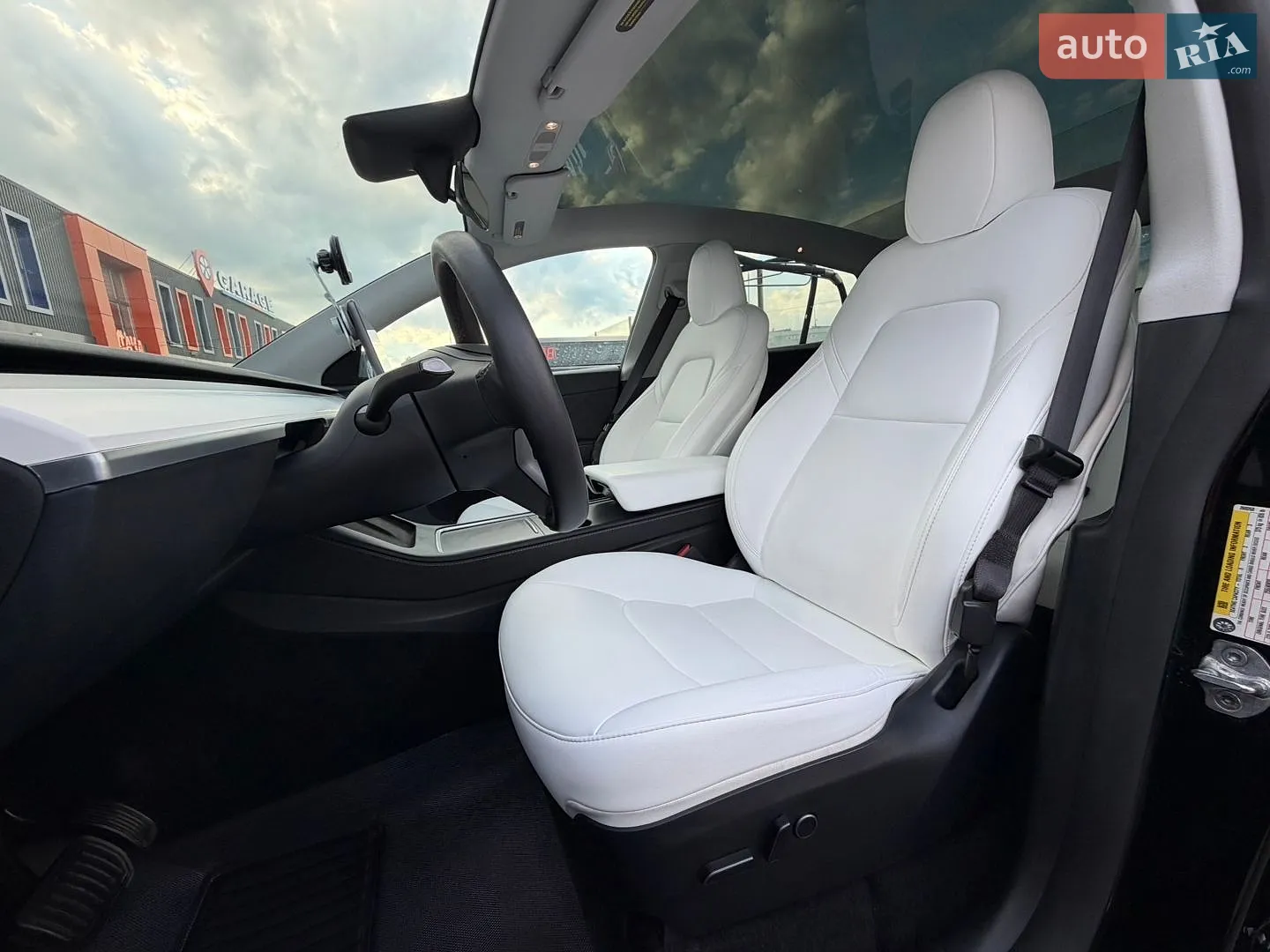 2024 Tesla Model Y - мініатюра 25