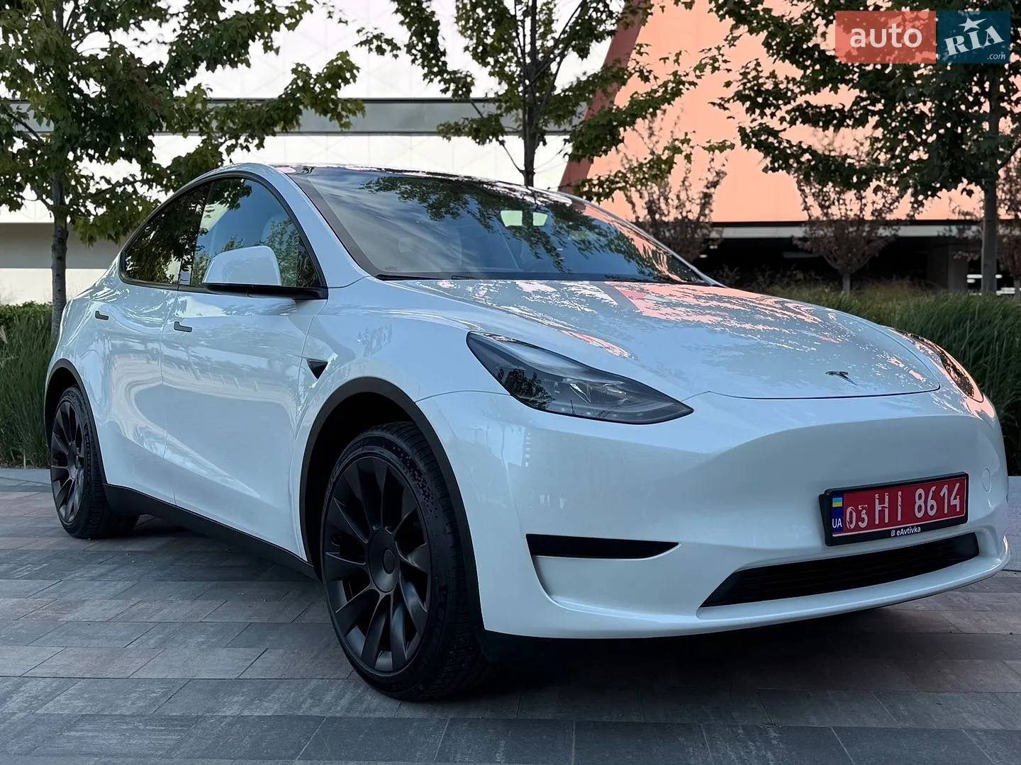 2024 Tesla Model Y - мініатюра 2