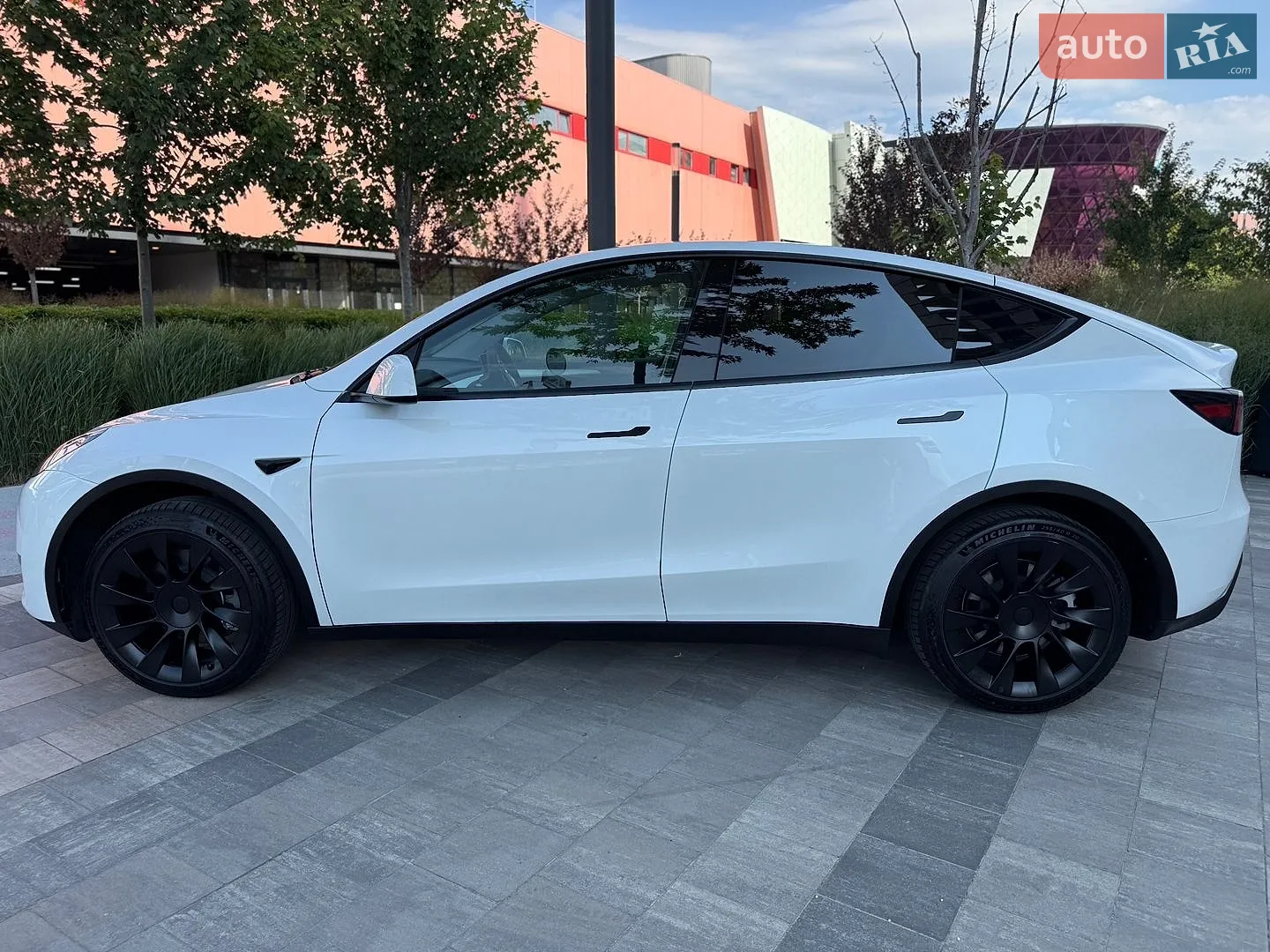 2024 Tesla Model Y - мініатюра 19