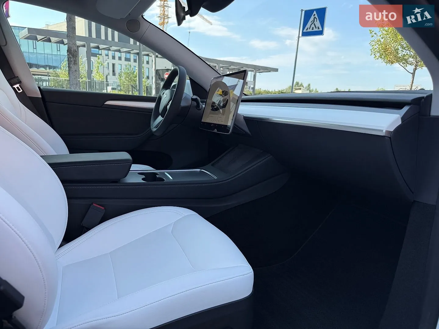 2024 Tesla Model Y - мініатюра 31
