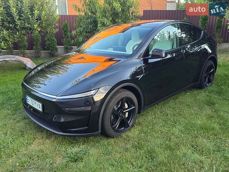 Внедорожник / Кроссовер Tesla Model Y 2025 в Полтаве