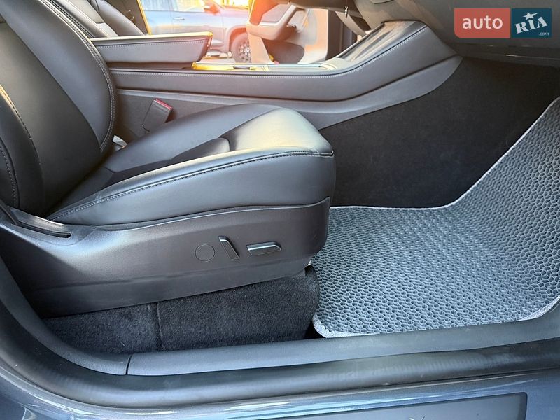 Позашляховик / Кросовер Tesla Model Y 2022 в Києві