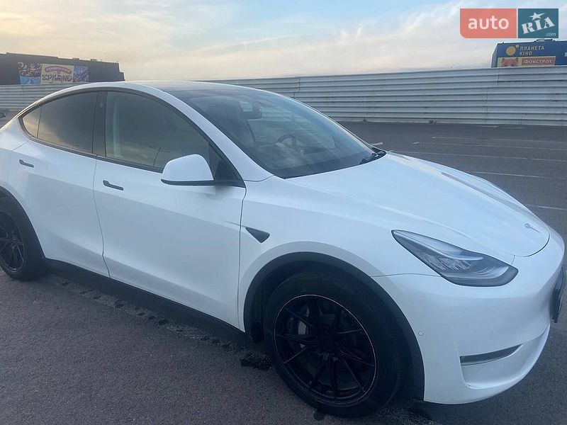 Внедорожник / Кроссовер Tesla Model Y 2021 в Львове