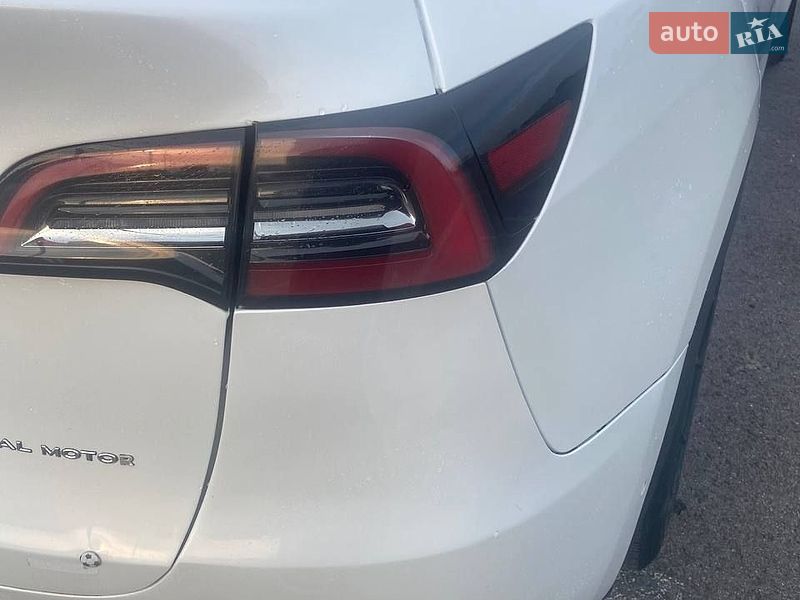 Внедорожник / Кроссовер Tesla Model Y 2021 в Львове