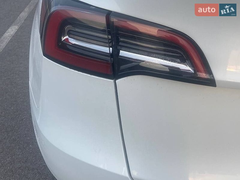 Внедорожник / Кроссовер Tesla Model Y 2021 в Львове