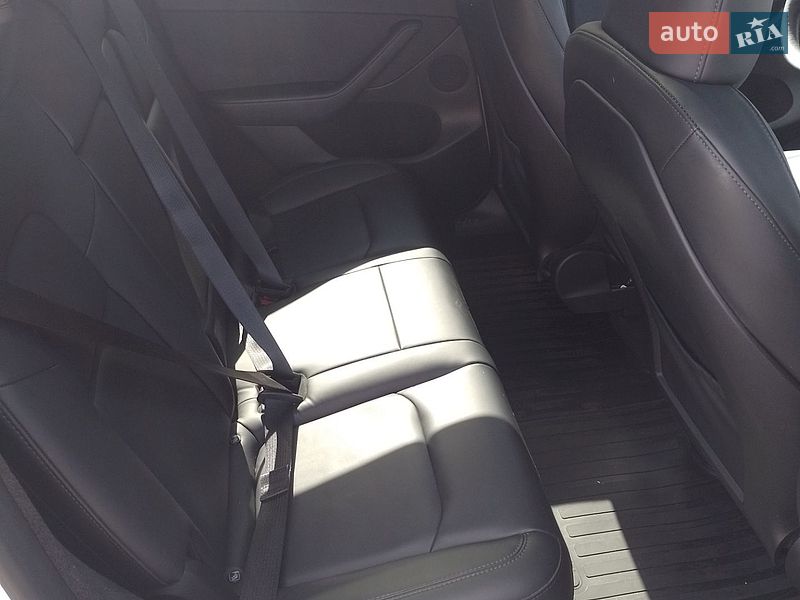 Внедорожник / Кроссовер Tesla Model Y 2023 в Киеве