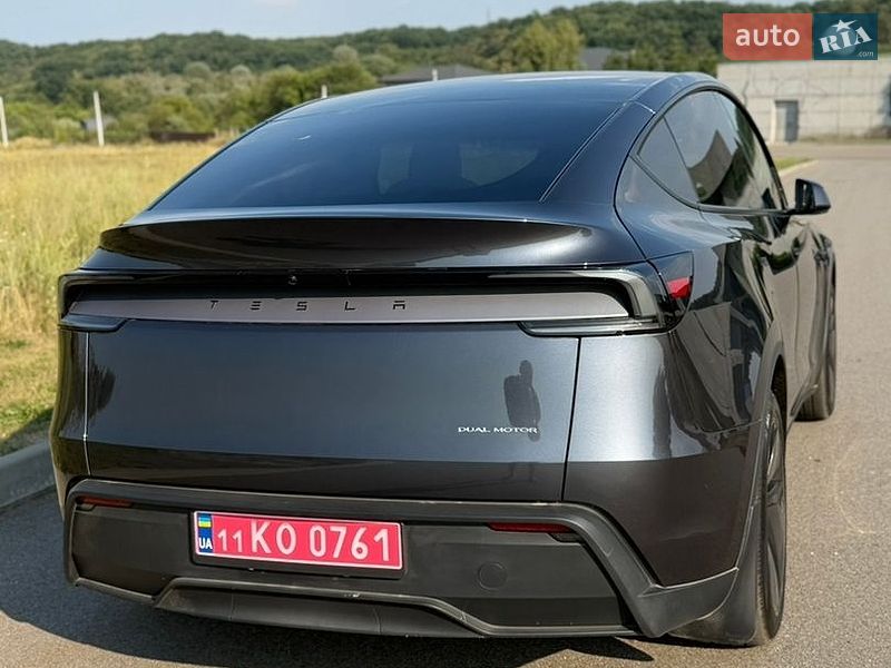 Внедорожник / Кроссовер Tesla Model Y 2025 в Киеве
