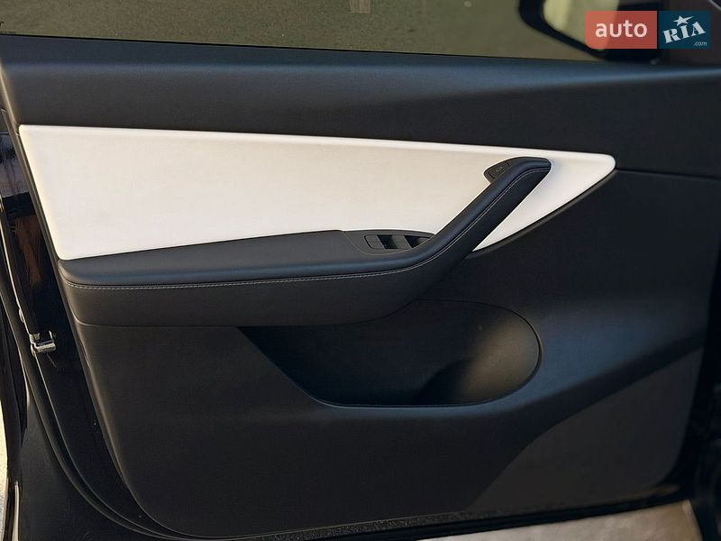 Внедорожник / Кроссовер Tesla Model Y 2022 в Харькове