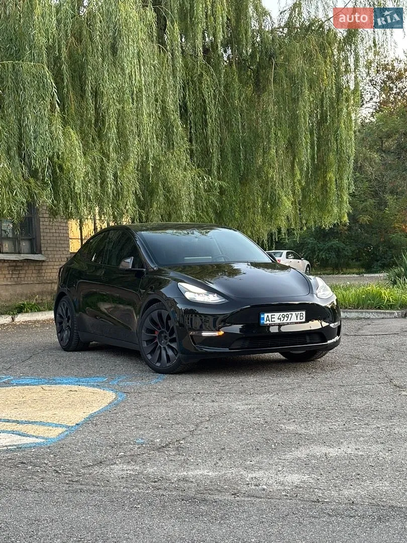2020 Tesla Model Y - фото 1