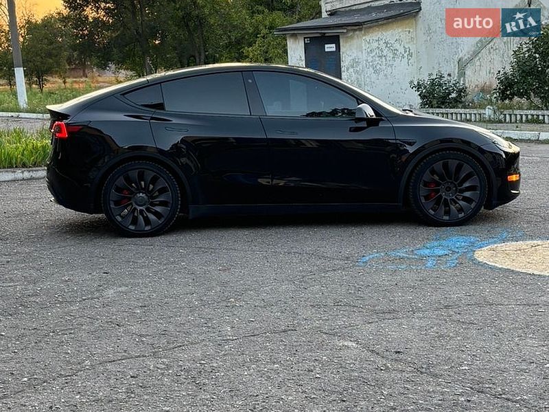 Позашляховик / Кросовер Tesla Model Y 2020 в Дніпрі