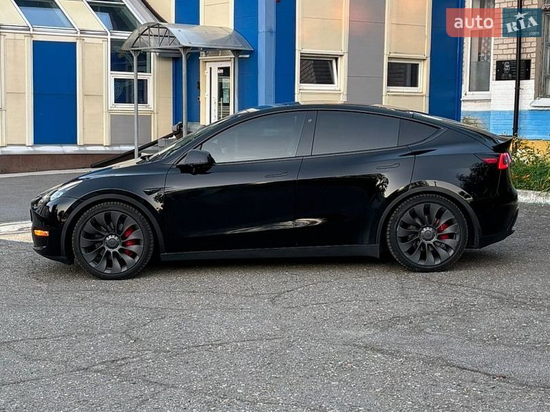Позашляховик / Кросовер Tesla Model Y 2020 в Дніпрі
