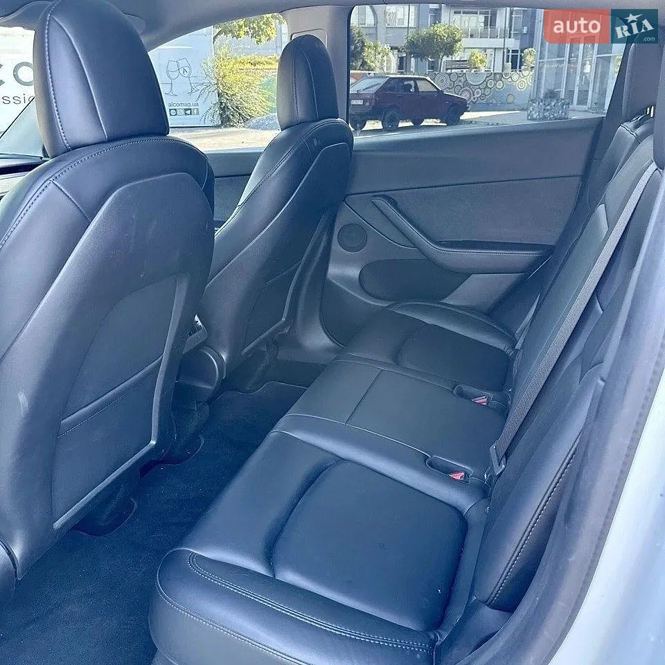 2022 Tesla Model Y - мініатюра 9
