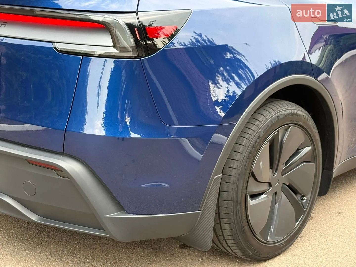 2025 Tesla Model Y - мініатюра 12