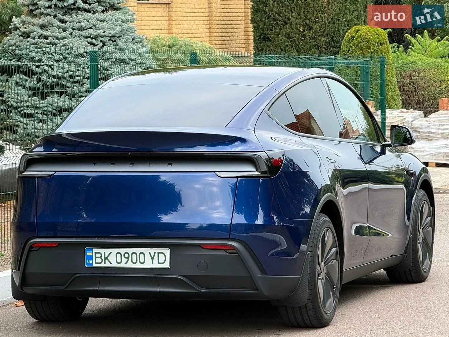 2025 Tesla Model Y - мініатюра 32