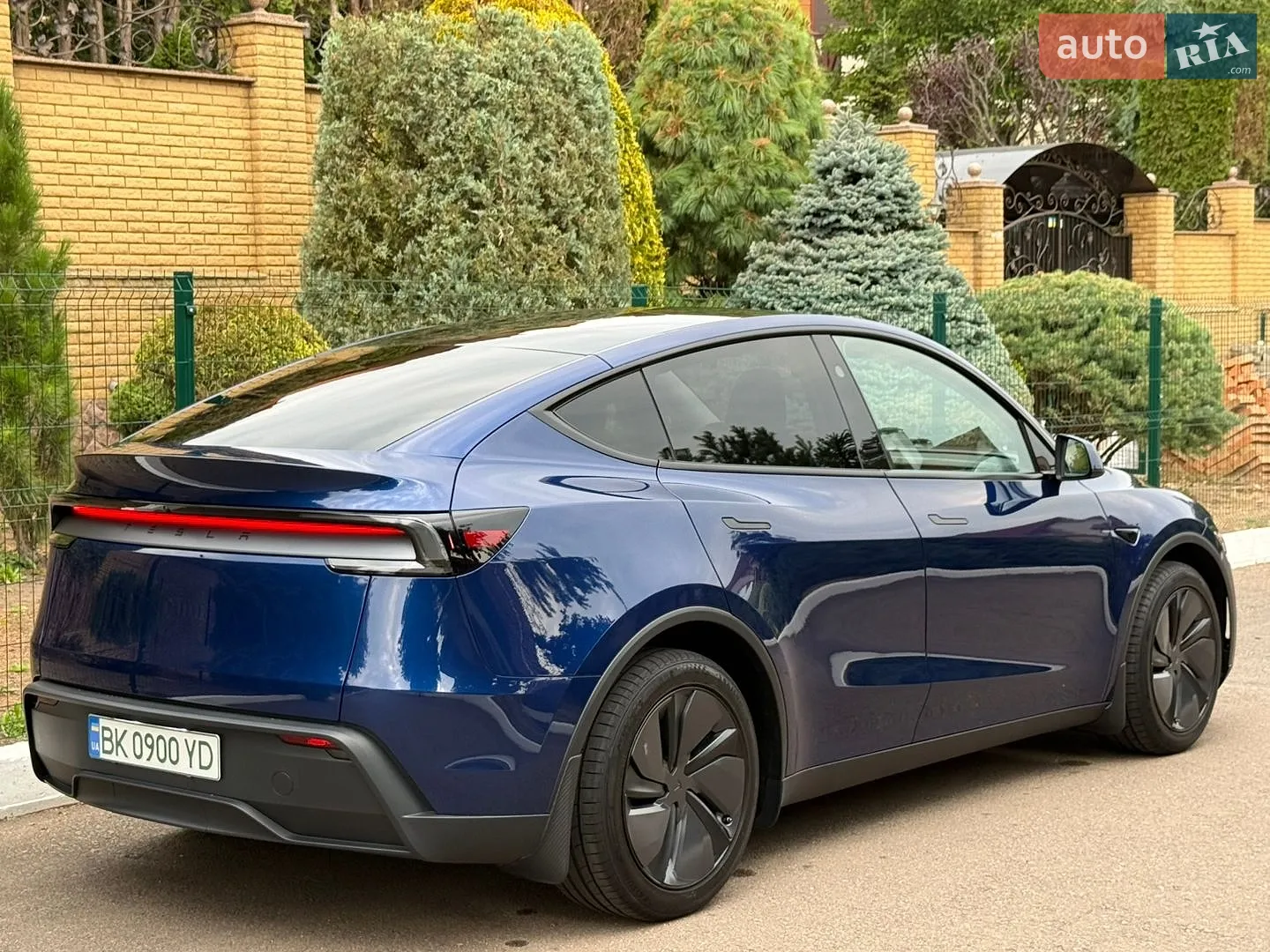 2025 Tesla Model Y - мініатюра 35