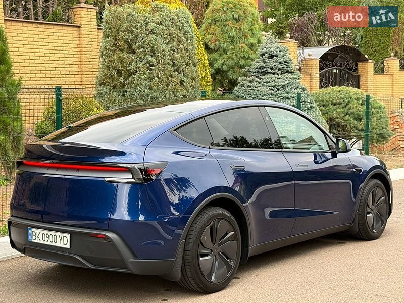 Позашляховик / Кросовер Tesla Model Y 2025 в Рівному фото 35 Позашляховик / Кросовер Tesla Model Y 2025 в Рівному
