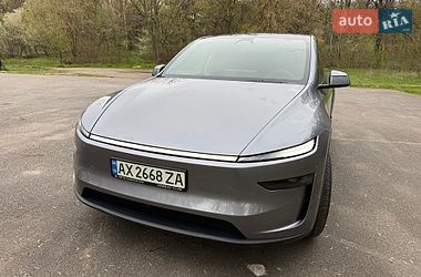 Позашляховик / Кросовер Tesla Model Y 2025 в Харкові