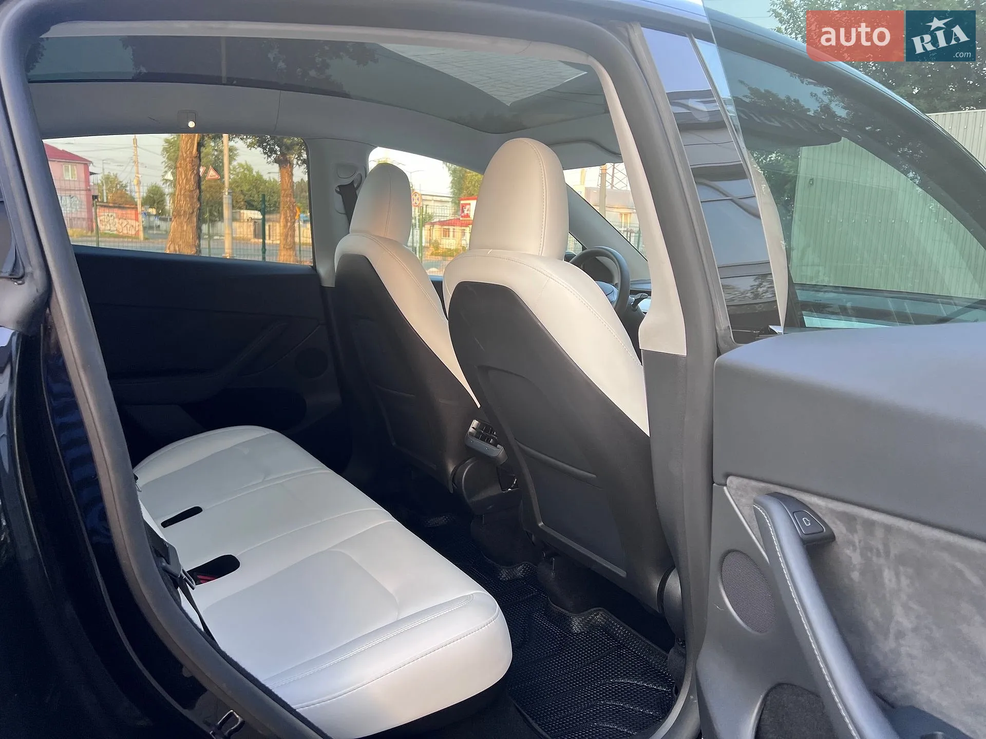 2024 Tesla Model Y - мініатюра 12