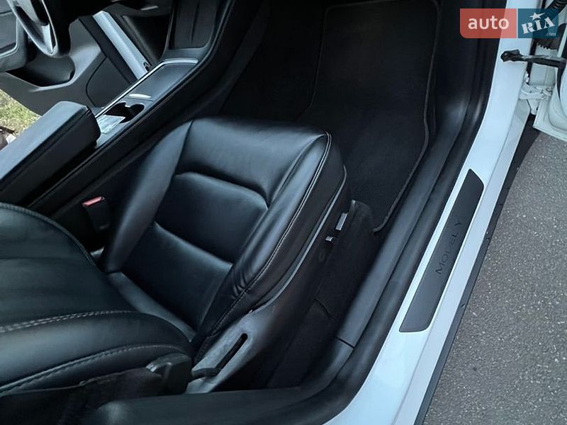 Внедорожник / Кроссовер Tesla Model Y 2021 в Тернополе