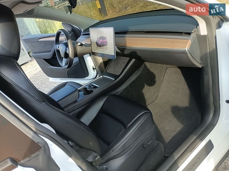 Внедорожник / Кроссовер Tesla Model Y 2024 в Киеве фото 10 Внедорожник / Кроссовер Tesla Model Y 2024 в Киеве