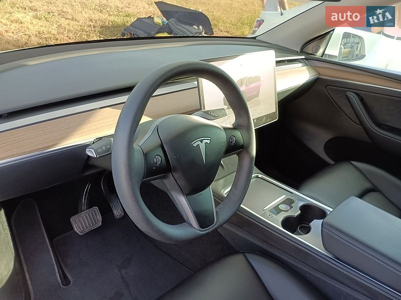 Внедорожник / Кроссовер Tesla Model Y 2024 в Киеве фото 14 Внедорожник / Кроссовер Tesla Model Y 2024 в Киеве