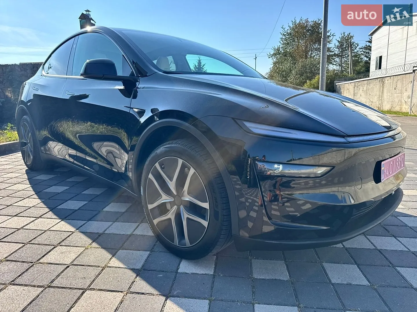 2026 Tesla Model Y - мініатюра 7