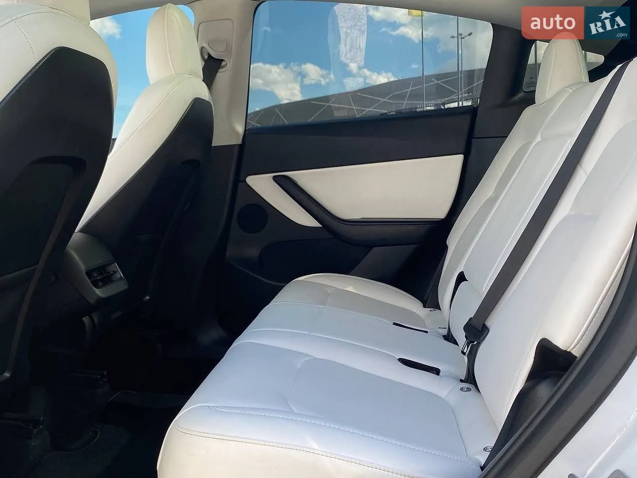 2022 Tesla Model Y - мініатюра 13