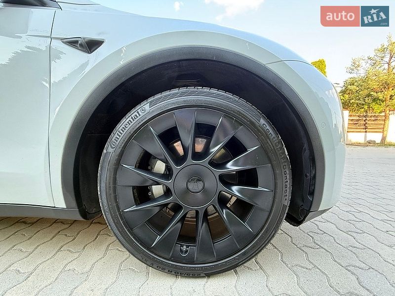 Позашляховик / Кросовер Tesla Model Y 2021 в Львові