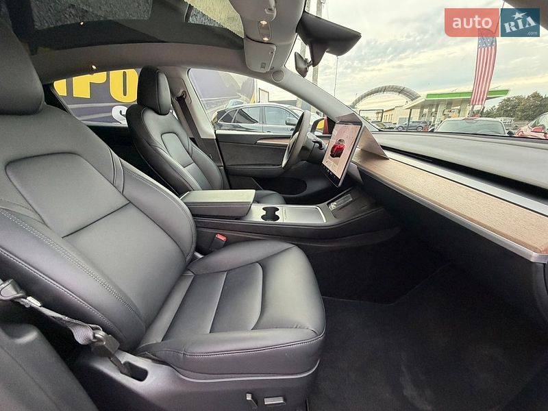 Позашляховик / Кросовер Tesla Model Y 2024 в Стрию