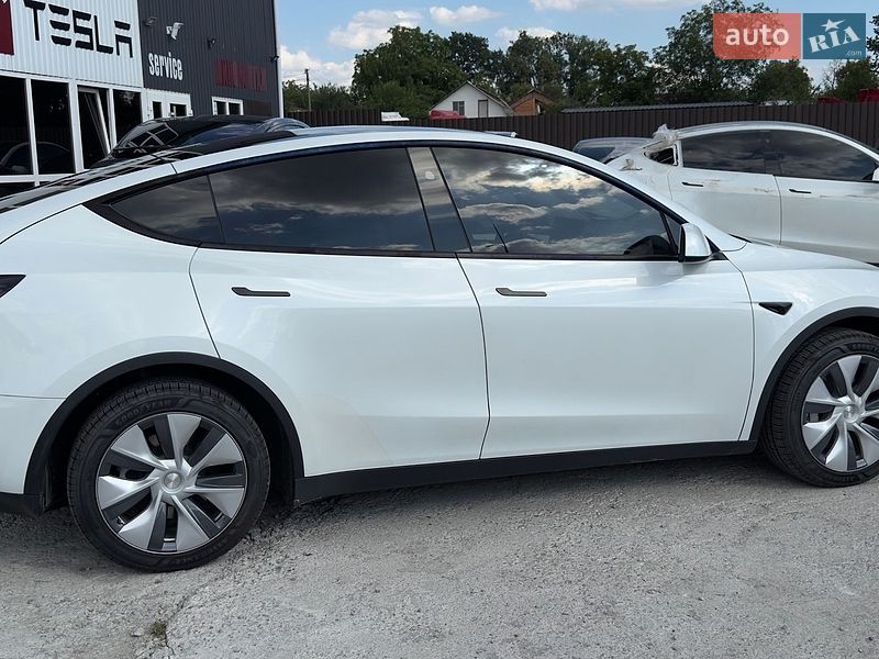 Внедорожник / Кроссовер Tesla Model Y 2023 в Виннице фото 4 Внедорожник / Кроссовер Tesla Model Y 2023 в Виннице