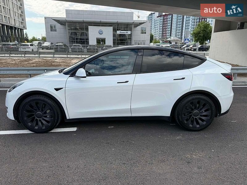 Позашляховик / Кросовер Tesla Model Y 2020 в Івано-Франківську